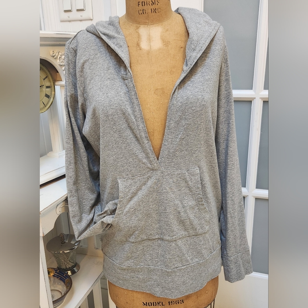 GAP GAPBODY Vintage Heather Grey LS Hooded Deep V Pullover w/ Pouch Pockets EUC